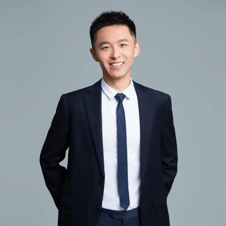 Professional portrait of Steven, the founder of Ubetter and a specialized castor expert with 15 years of experience in engineering high-performance mobility solutions for the AGV and AMR robotics industry.